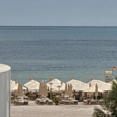 Axxis White Mamaia